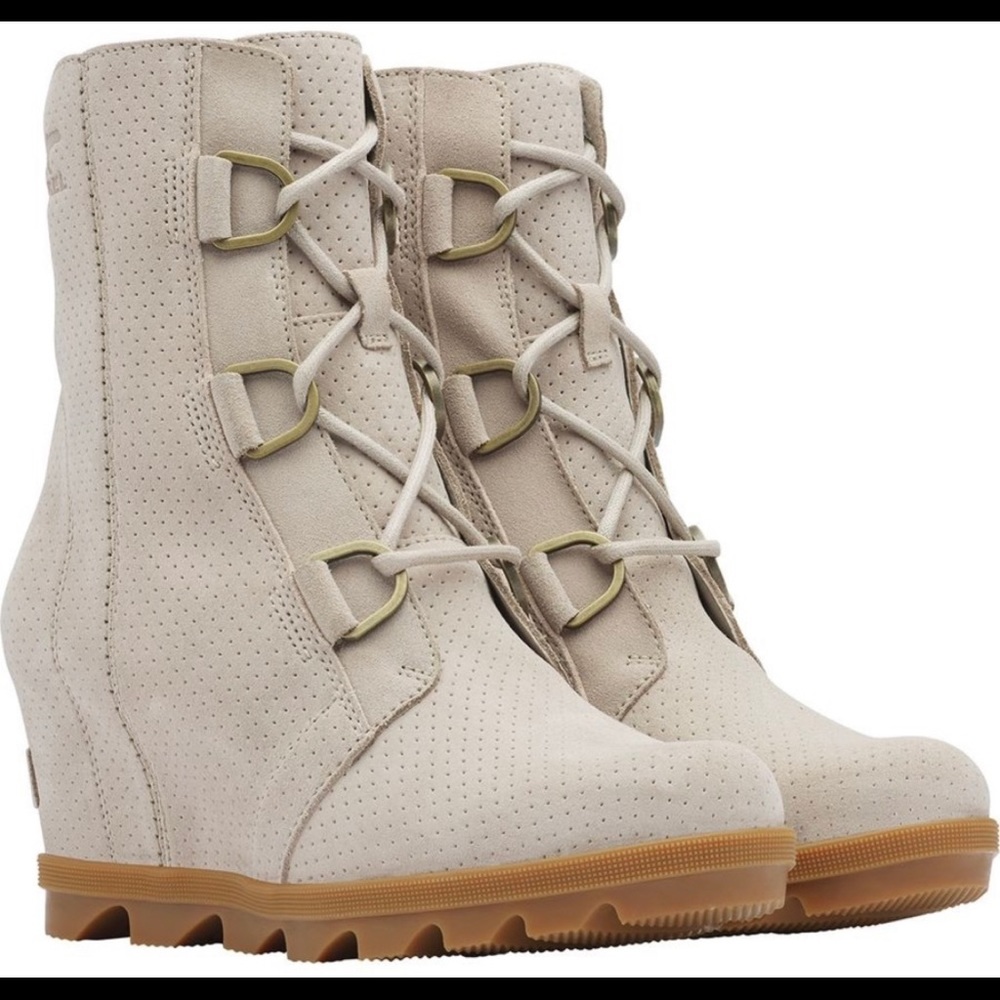 NWOT Sorel Joan of Arctic soft taupe
